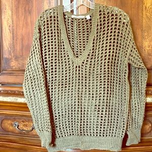 Green v neck sweater